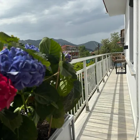 Eva Ommm * Limenas (Thasos)